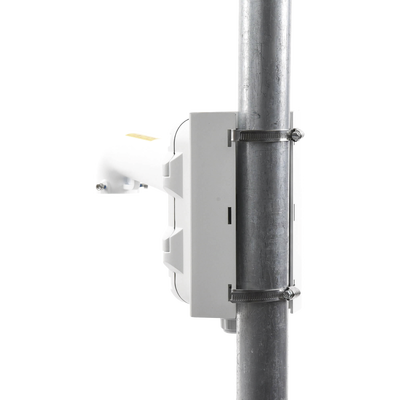 Montaje de Poste para Domos Hikvision / Color Blanco / Uso en Exterior