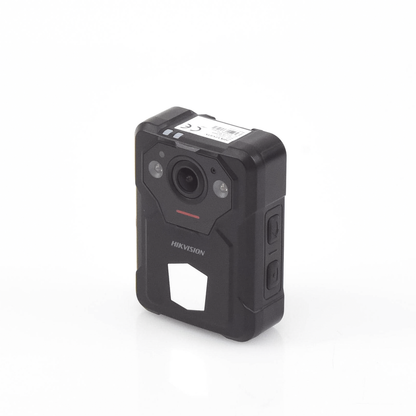 Body Camera Portátil / Grabación a 2K (4 Megapixel) / Pantalla 1.77" TFT / Fotos de Hasta 40 Megapixel / IP54 / H.265 / 128 GB de Almacenamiento / Micrófono Integrado