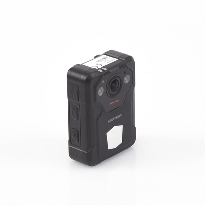 Body Camera Portátil / Grabación a 2K (4 Megapixel) / Pantalla 1.77" TFT / Fotos de Hasta 40 Megapixel / IP54 / H.265 / 128 GB de Almacenamiento / Micrófono Integrado