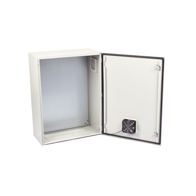 Gabinete Ventilado de Acero IP55 Uso en Exterior (600 x 800 x 300 mm) con Placa Trasera Interior Metálica y Compuerta Inferior Atornillable. Incluye Ventilador, Ventilas, filtros, Chapa y Llave.